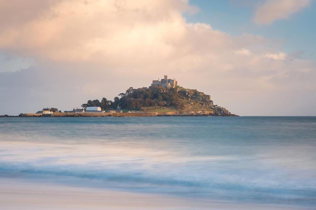 Room 1, Hotel Style Double Bedroom In Marazion Kültér fotó